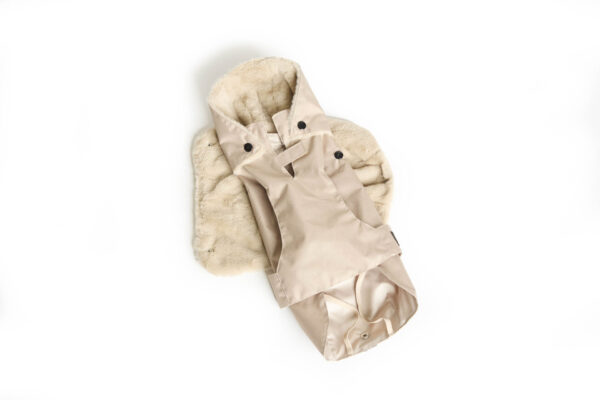 Fashion Dog - Cappotto impermeabile Cane con cappuccio e imbottitura in ecopelliccia staccabile <br>Art. 242 - immagine 5