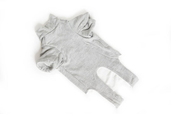 Fashion Dog - Body Cura Pets foderato in tessuto ipoallergenico ed ecologico con protezione zampe anteriori - pancia coperta <br> Art. 802 - immagine 2